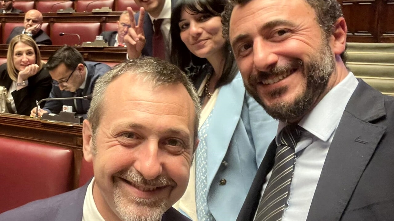 De Pozzolo à Montaruli, la fête de Giorgia Meloni regorge de personnages inadéquats