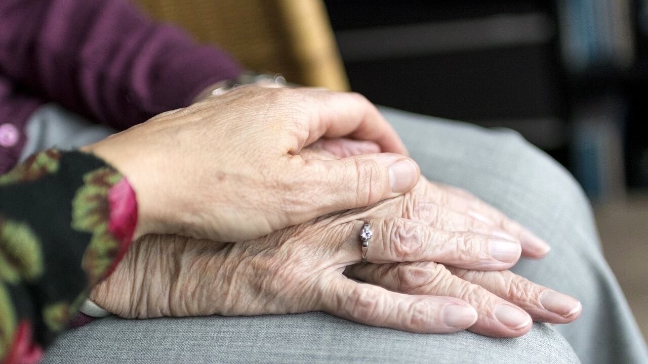 Le combat quotidien d'un soignant, aux côtés du patient mais négligé par les médecins