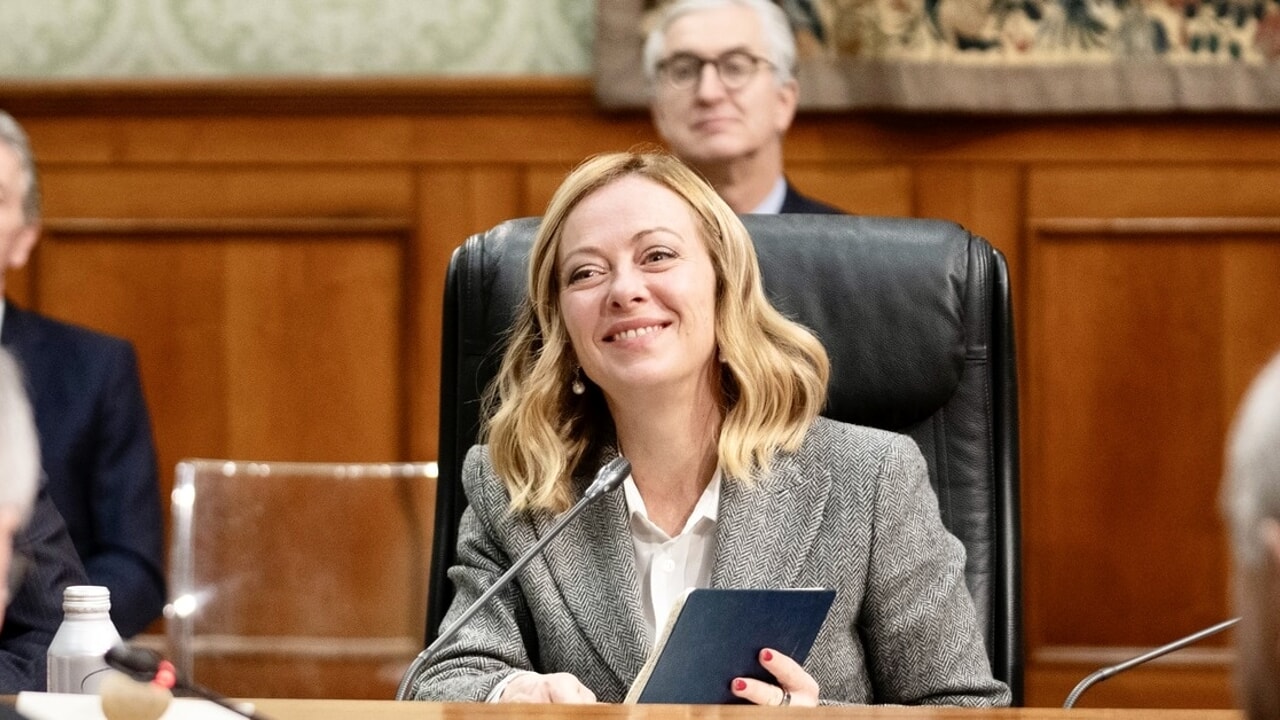 Giorgia Meloni avait raison : en fin de compte, c'est juste une question "d'amitié"