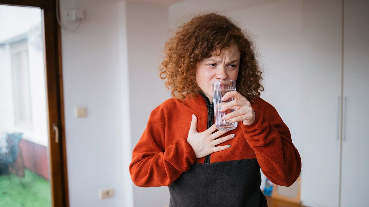 cosa succede se bevi troppa acqua iperidratazione