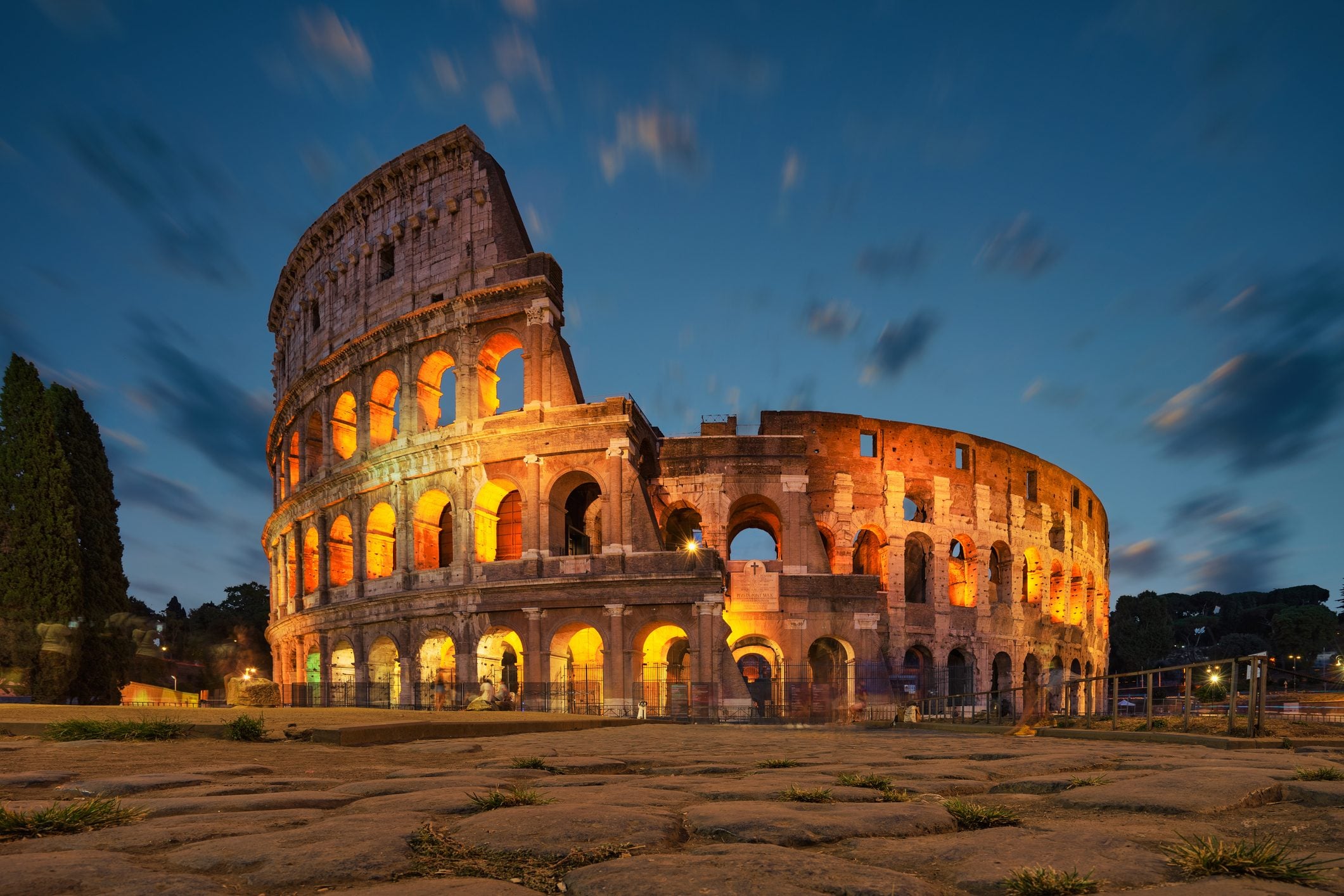 perche colosseo crollato per meta
