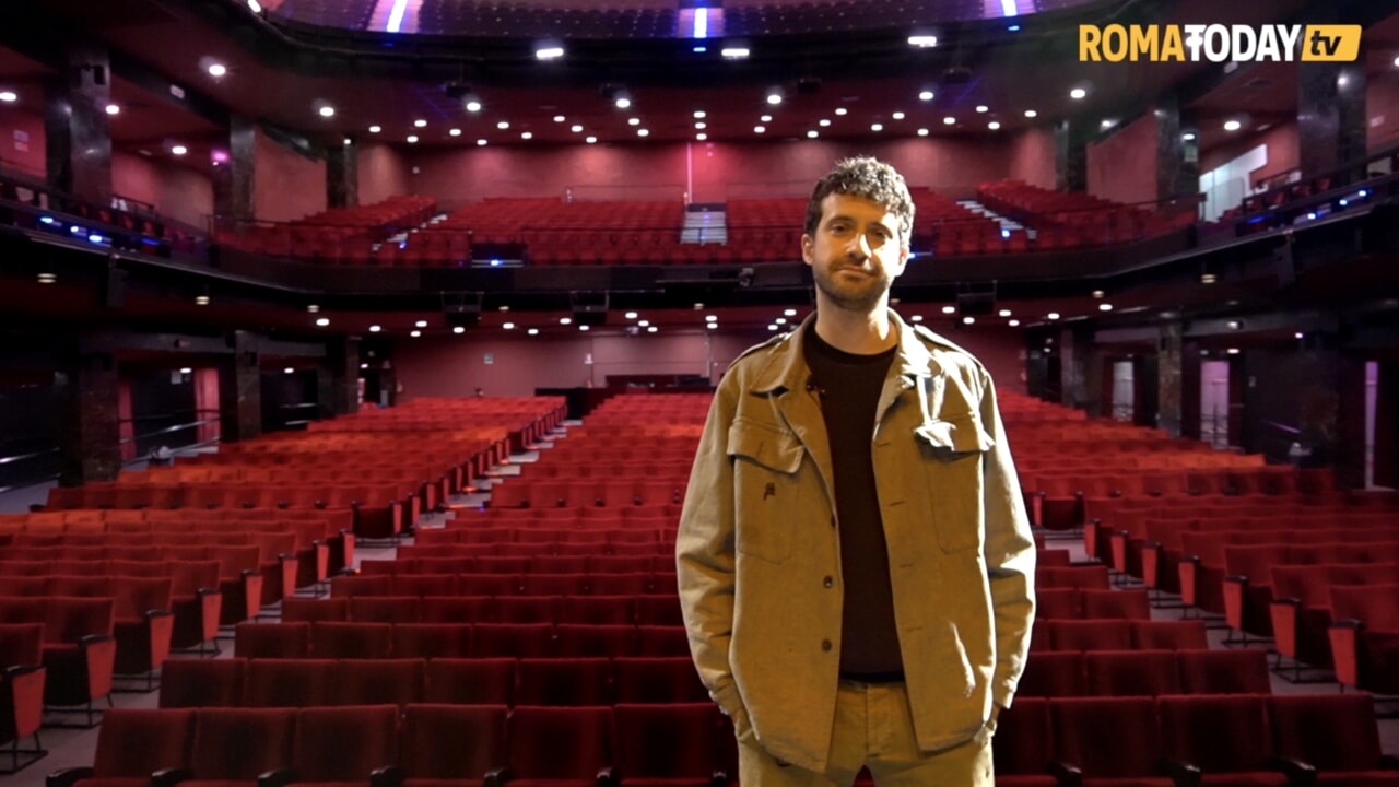 Edoardo Ferrario, à guichets fermés à Rome avec le spectacle Performante : « L'exposition en ligne ? Une maladie moderne »