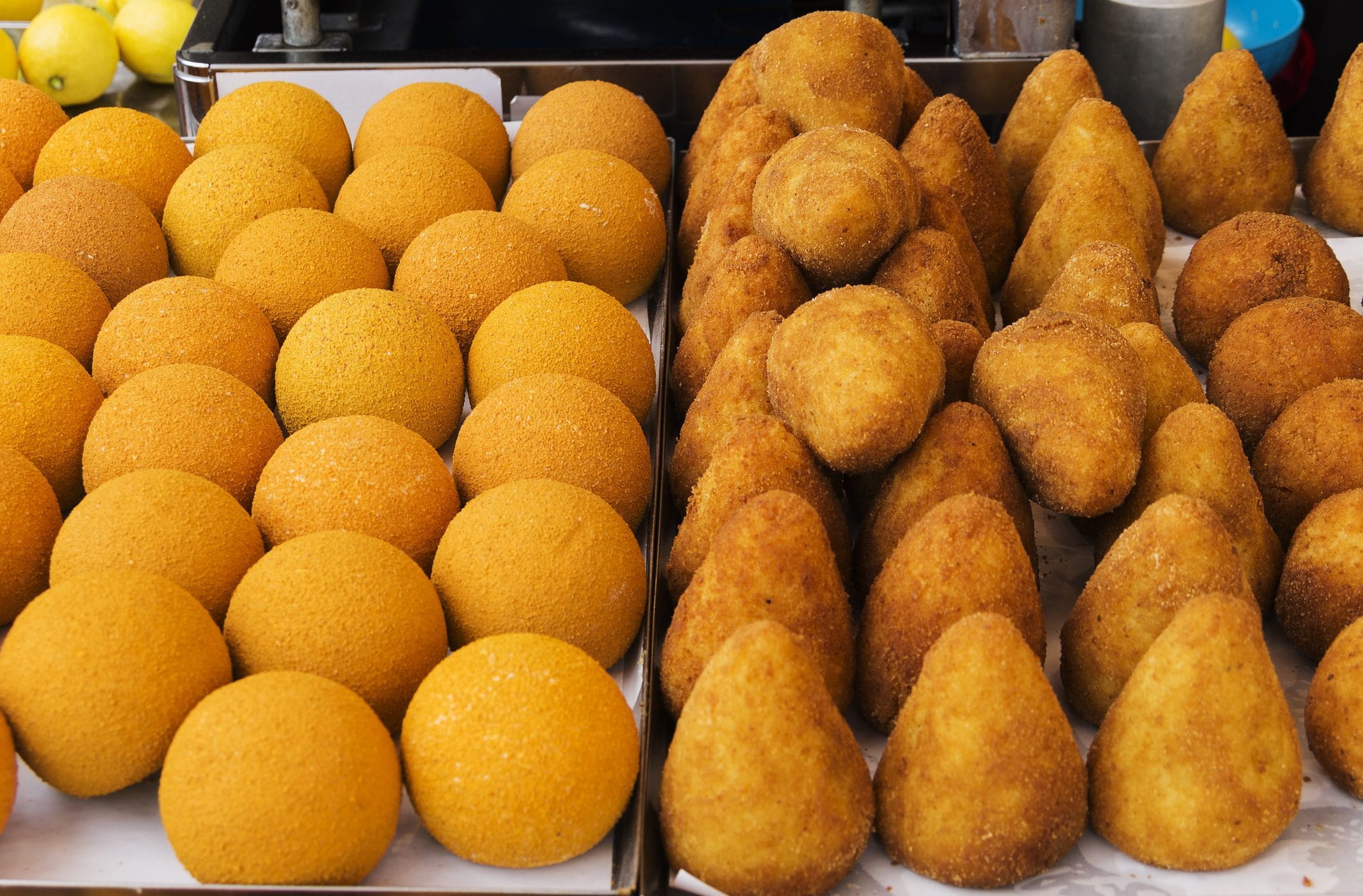 si dice arancino o arancina