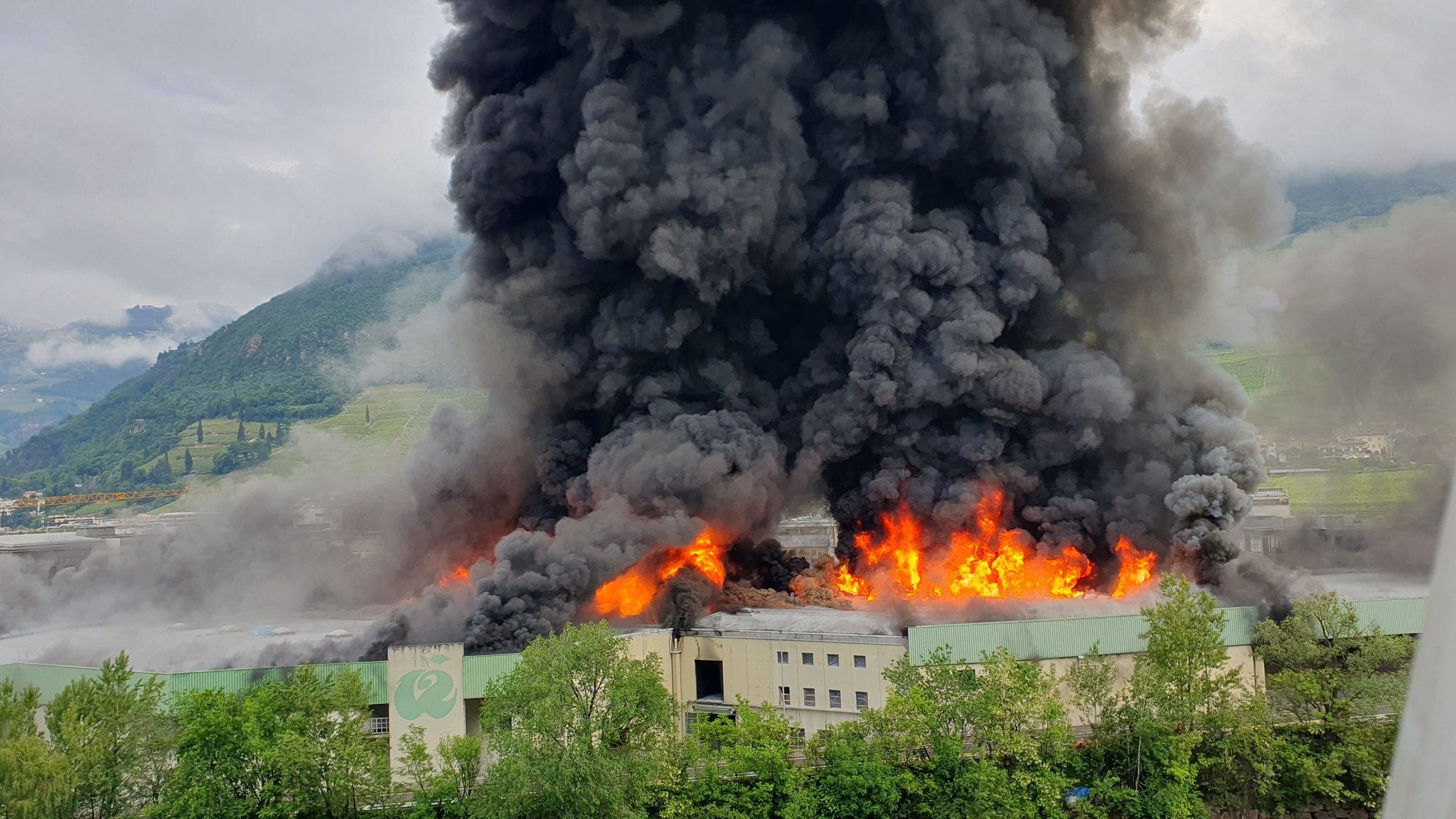 Incendio alla Alpitronic