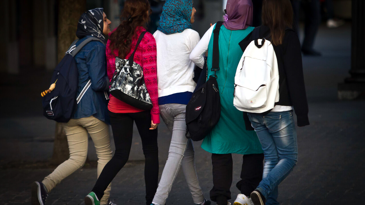 "Il est légitime d'interdire le foulard islamique à l'école" : l'arrêt de la Cour européenne des droits de l'homme
