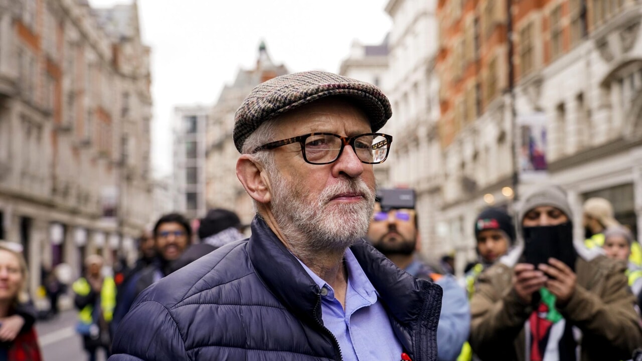 Jeremy Corbyn se présente contre son parti travailliste