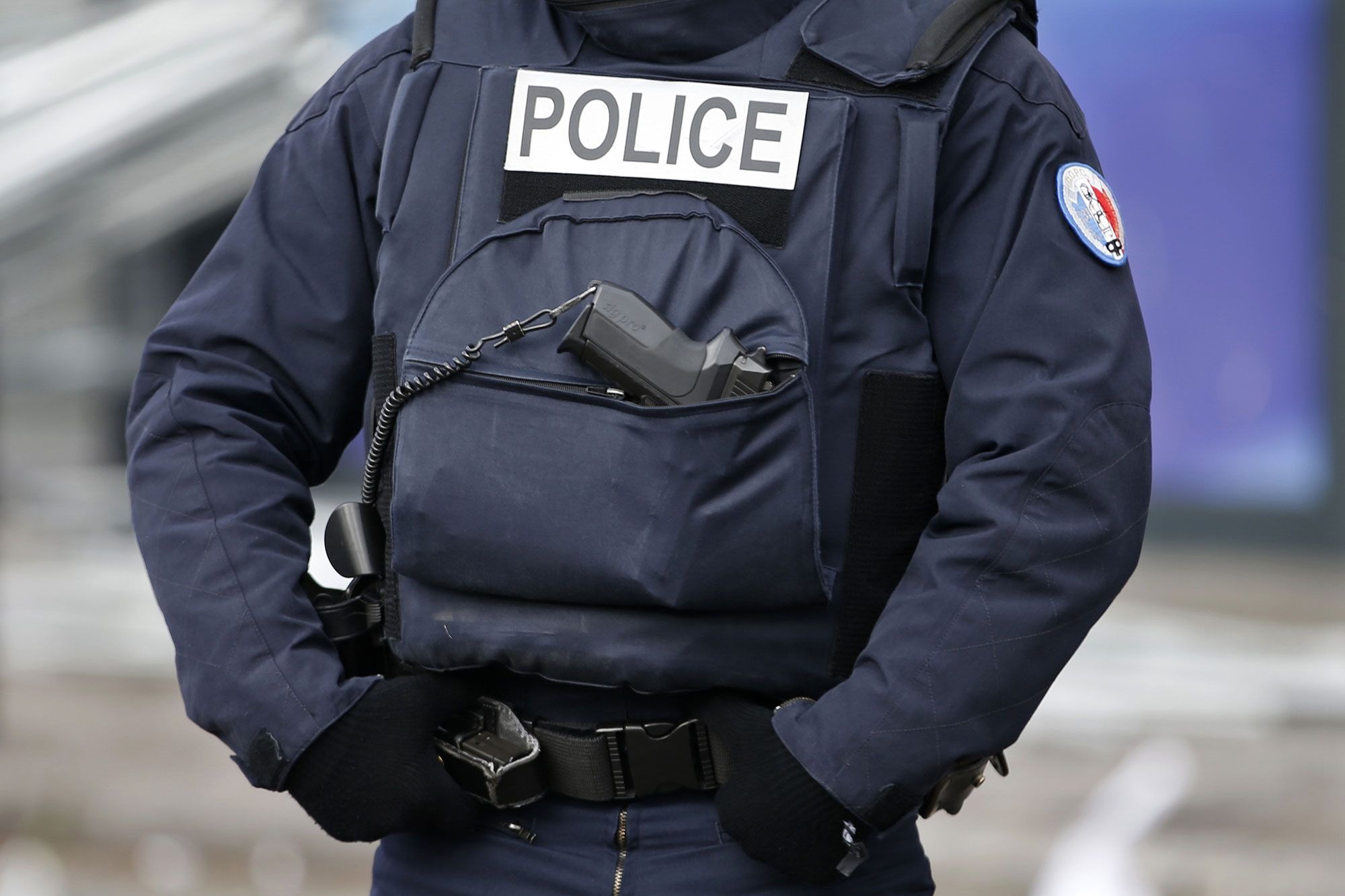 L'assaillant du commissariat à Paris est un immigré algérien