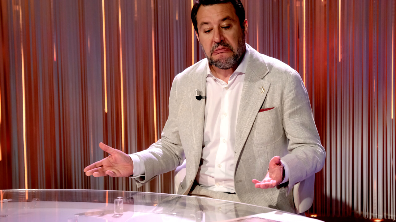 Greniers et caves transformés en maisons pour attirer les votes : le geste désespéré de Salvini