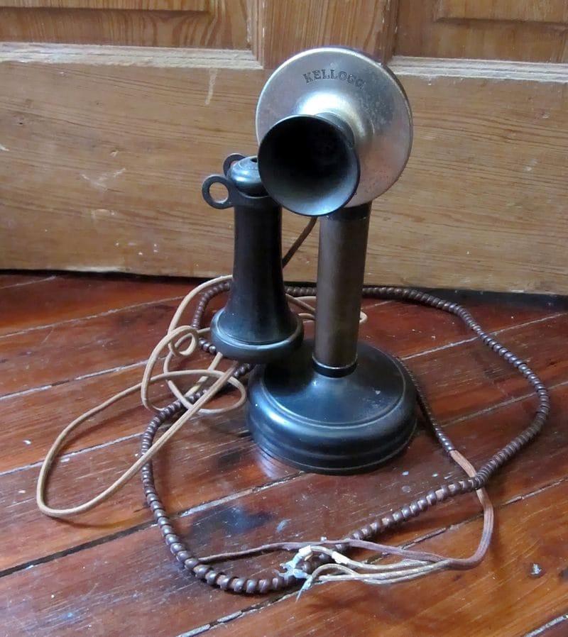 Un téléphone ancien (crédits Infrogmation de la Nouvelle-Orléans)