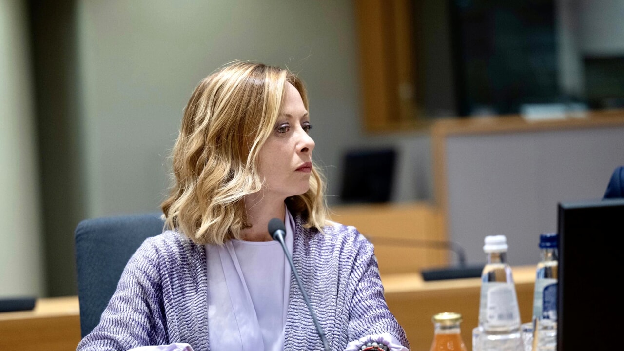 L'UE prend des mesures contre le gouvernement pour mettre un terme aux abus de pouvoir et aux délais de prescription courts.