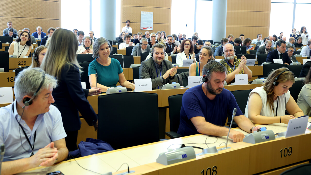 Sept présidences pour le PPE, cinq pour les socialistes : qui dirigera les commissions du Parlement européen