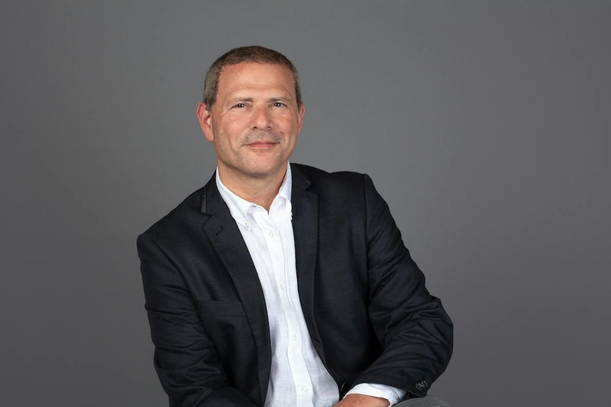 Découverte du Docteur Olivier Gerbault : l'inventeur de la rhinoplastie ultrasonique