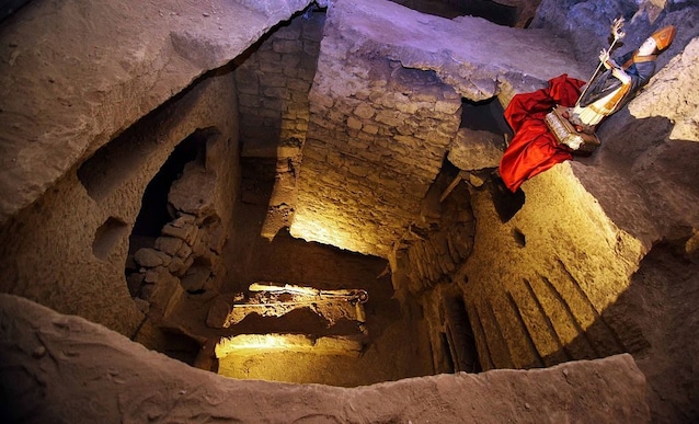 Le tombeau dans les catacombes de Naples