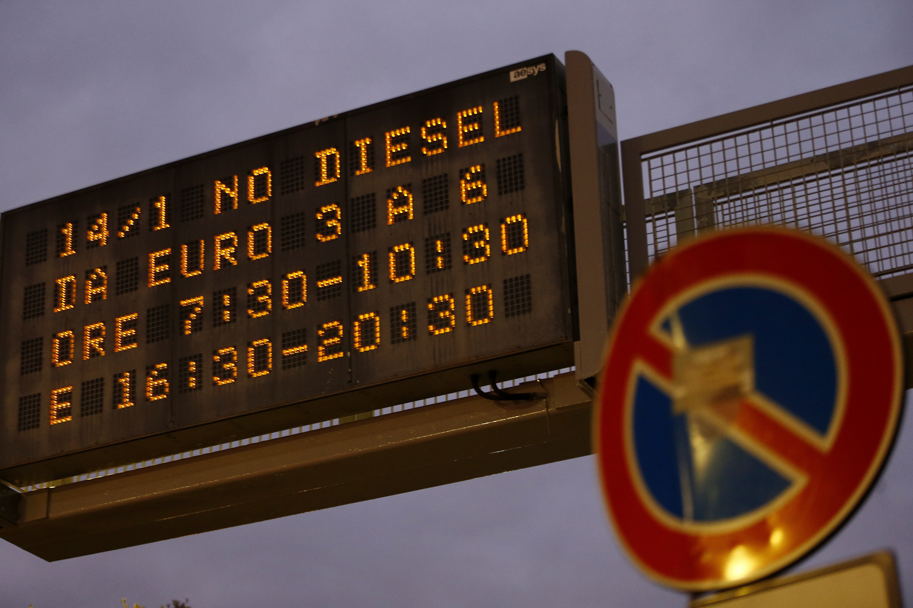 Un avis limitant la circulation aux moteurs diesel à Rome (LaPresse)