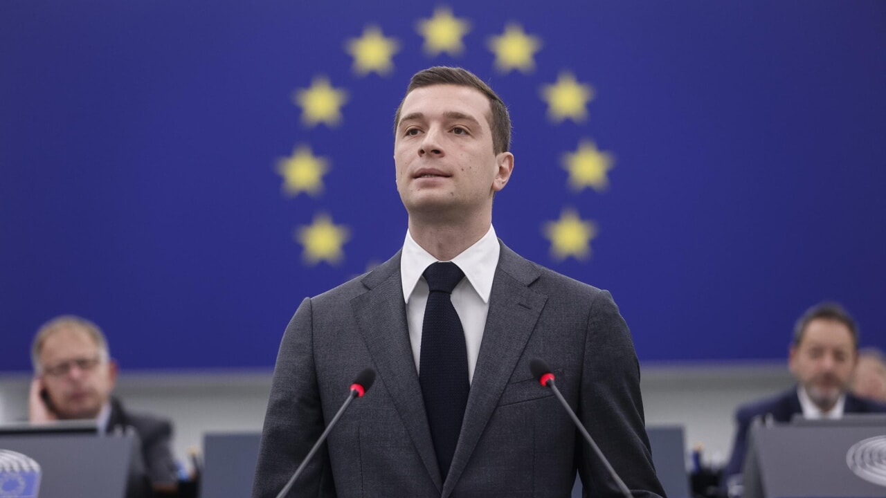 Bardella en difficulté, "de faux documents pour échapper aux accusations de fraude sur les fonds européens"