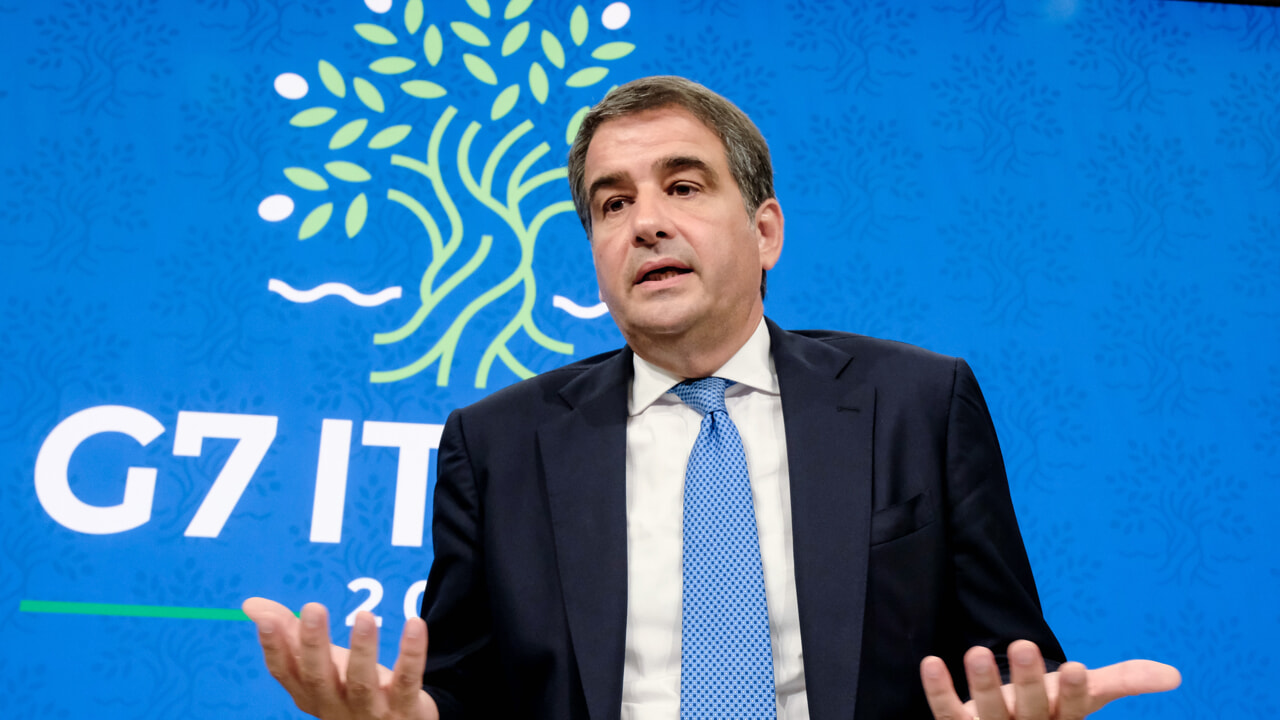 Fitto divise la majorité Ursula, les libéraux : "Non au poste de vice-président exécutif"