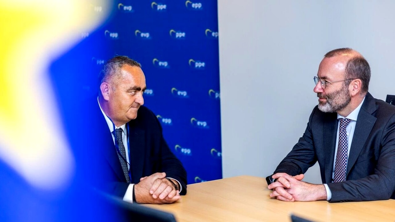 Fredi Beleris, l'eurodéputé élu alors qu'il était en détention comme Ilaria Salis, a été libéré de prison