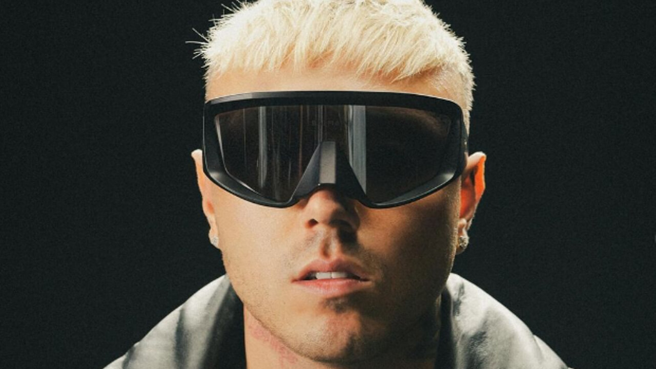 Lazza est là pour rester. Et deviens celui de tout le monde