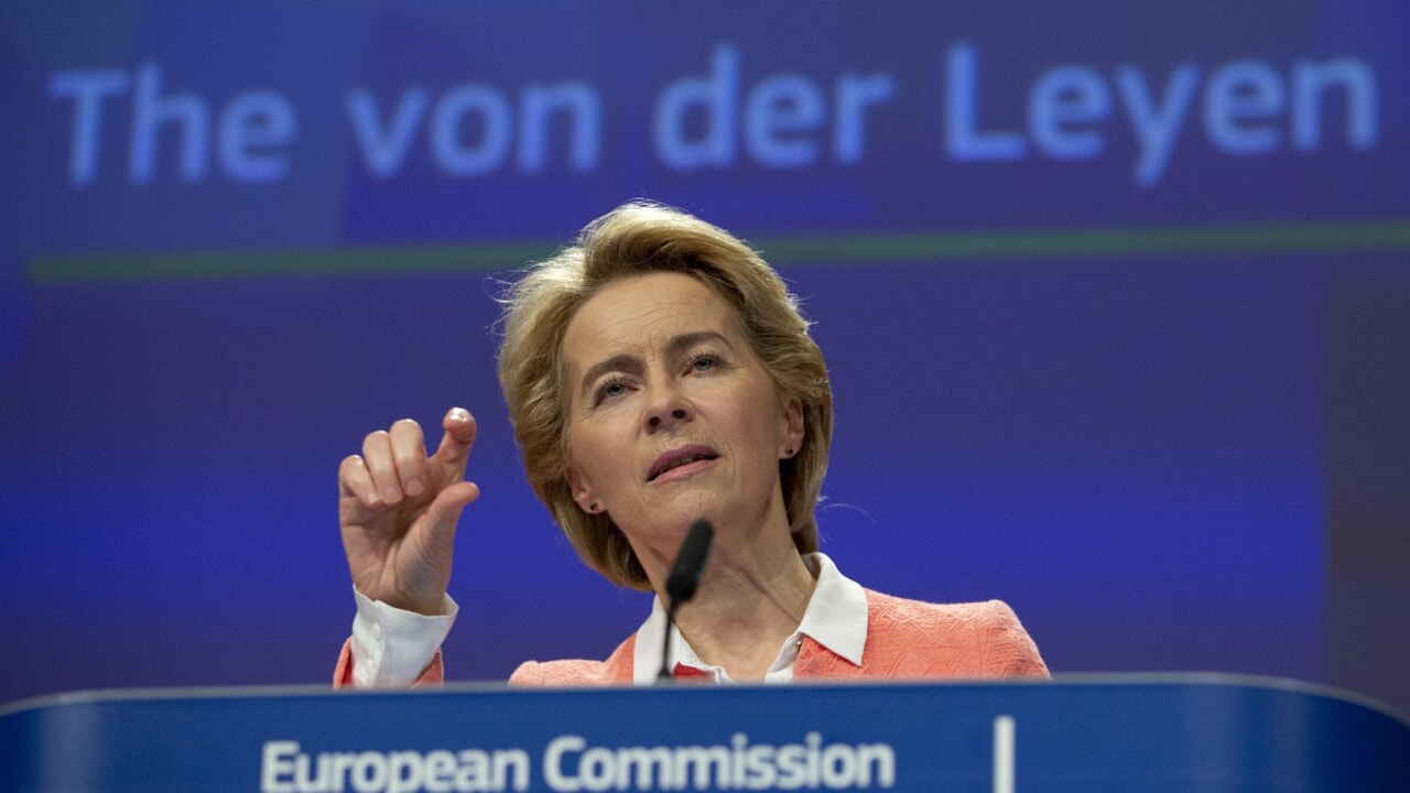 Une Commission d'hommes, von der Leyen : "Mais sans moi il n'y aurait que 4 femmes"