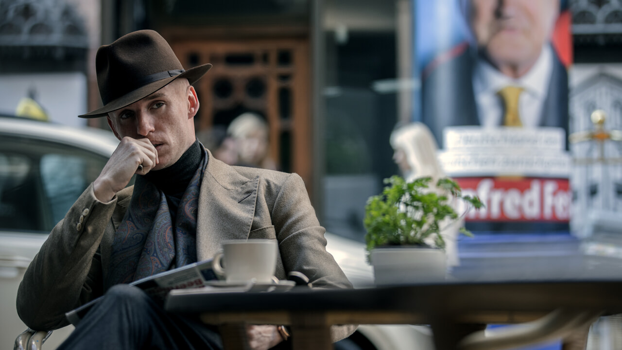 Le Jour du Chacal : la nouvelle série Sky avec Eddie Redmayne et Úrsula Corberó : quand sort-elle