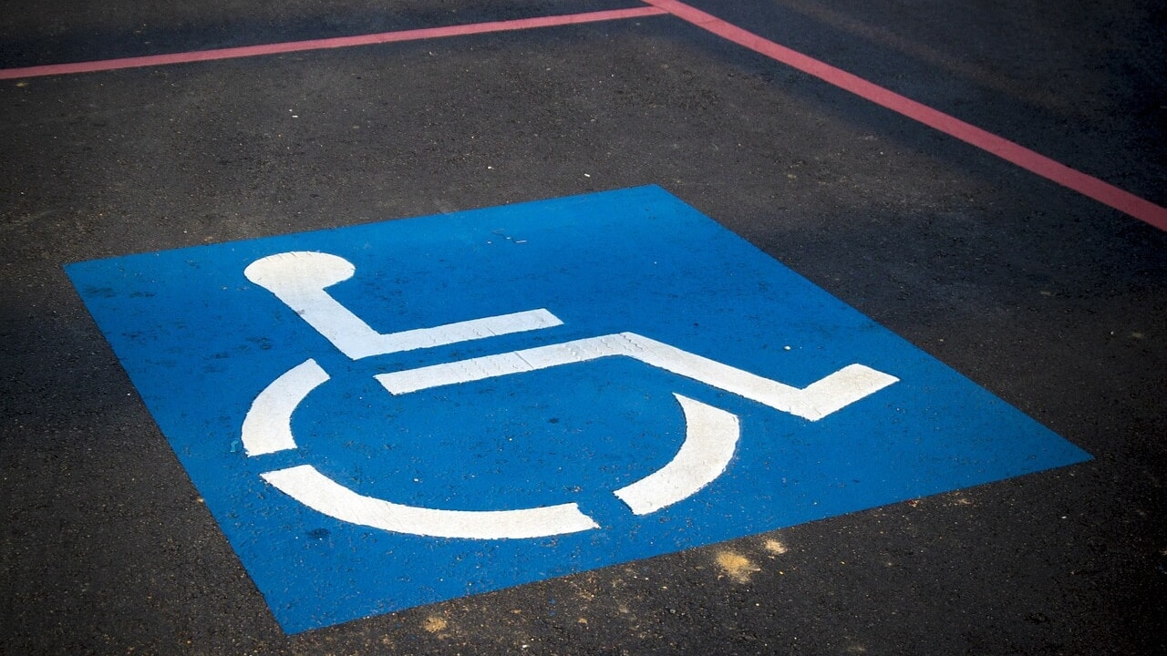 Les nouvelles cartes européennes pour personnes handicapées arrivent : voyager plus facilement lors de voyages au sein de l'UE