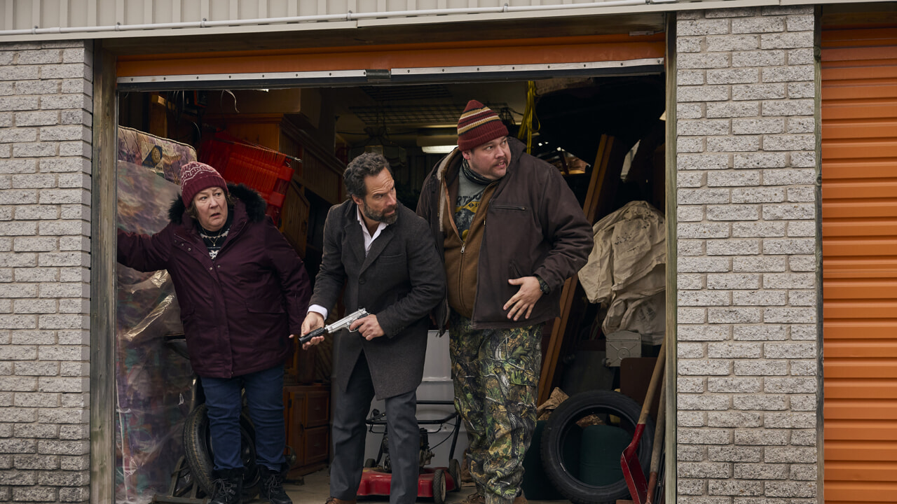 The Sticky - The Great Theft, intrigue et date de sortie de la série de comédie noire Prime Video inspirée d'une histoire vraie