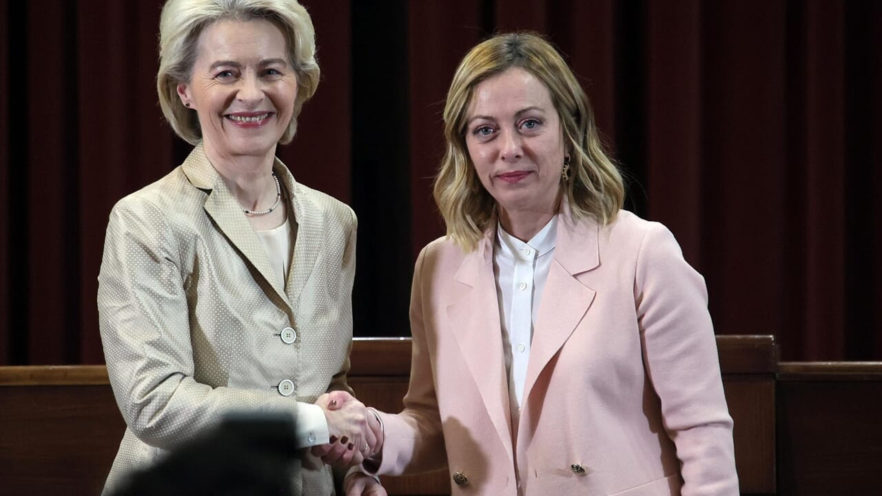 De rivaux à (presque) alliés : Meloni et von der Leyen accablés par un sort insolite