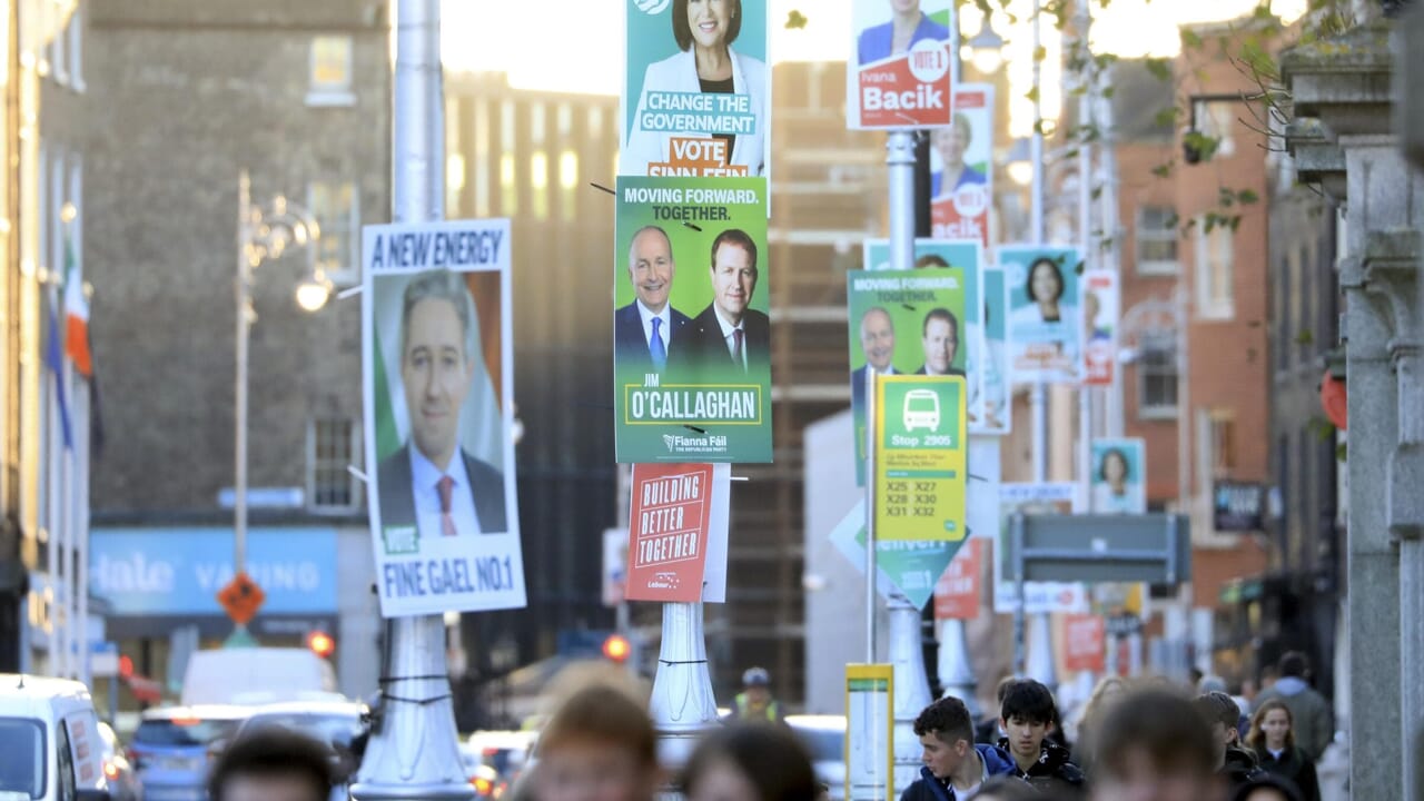 Irlande aux urnes : les « héritiers » de l'IRA tentent d'évincer la droite du pouvoir