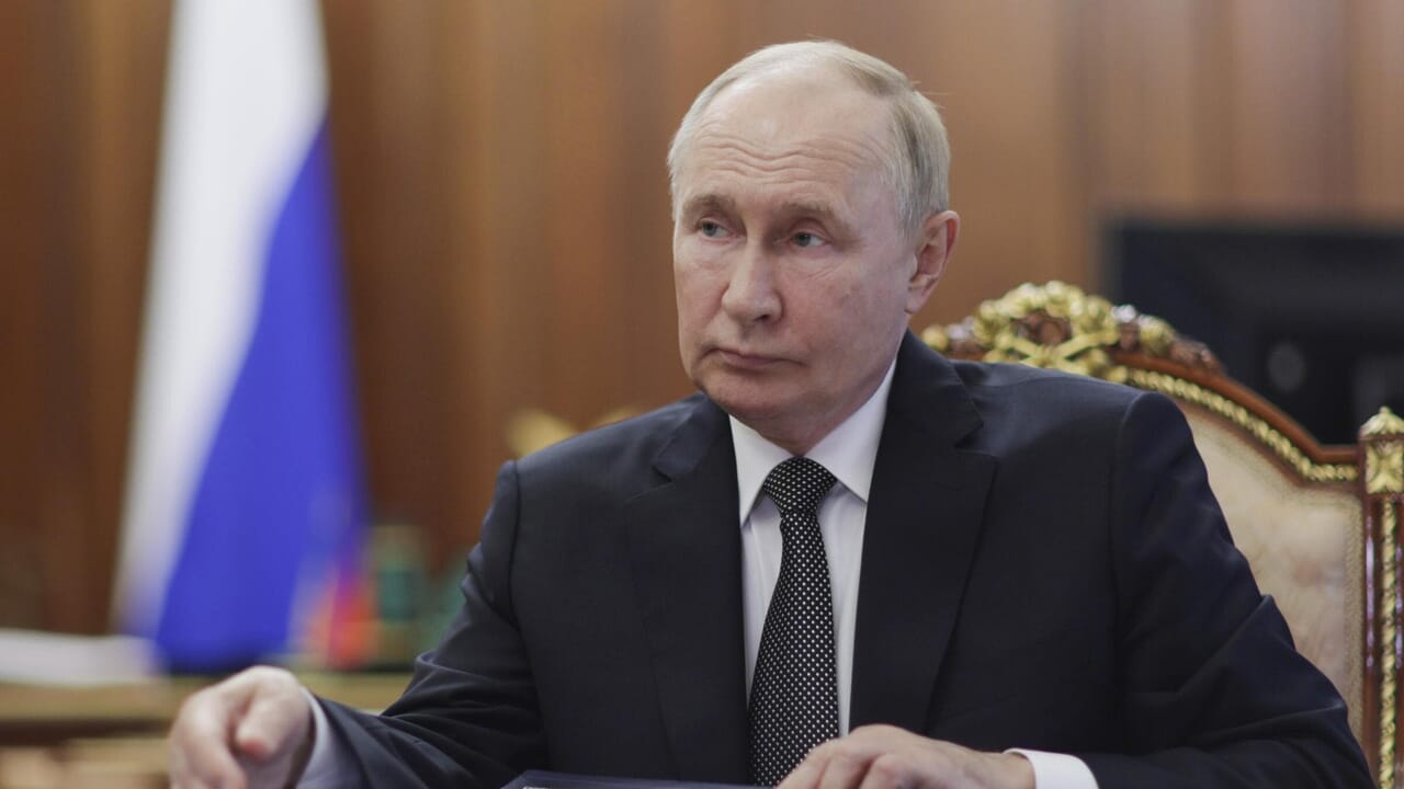 Poutine signe la nouvelle doctrine nucléaire : ce qu'elle signifie et ce qu'elle menace