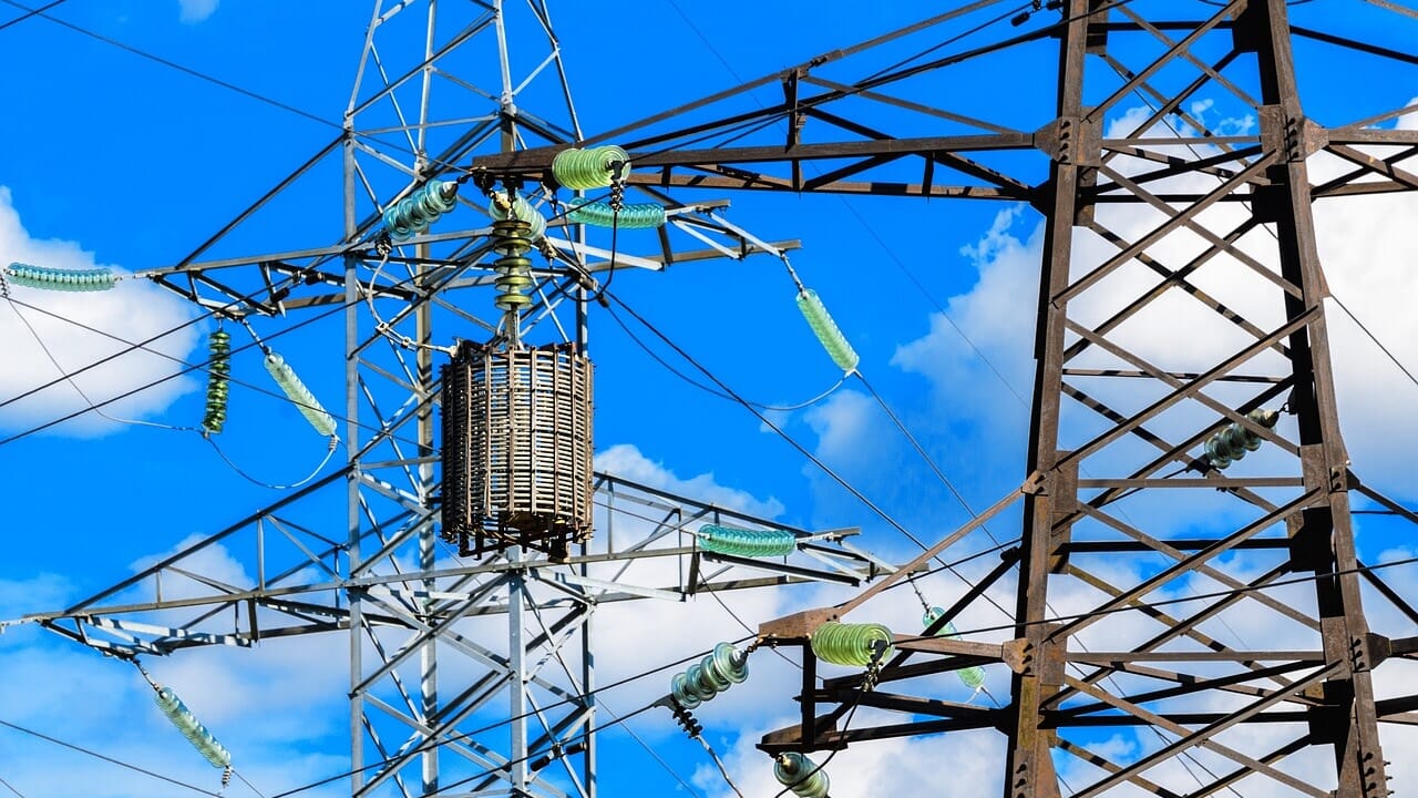 Les enquêtes, l'ombre russe et les précédents : ce que l'on sait du câble électrique endommagé en mer Baltique