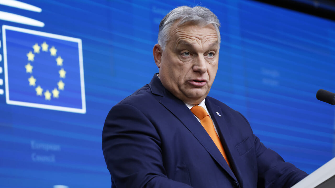 Un ancien vice-ministre polonais obtient l'asile en Hongrie, Varsovie : "Orban comme Loukachenko"