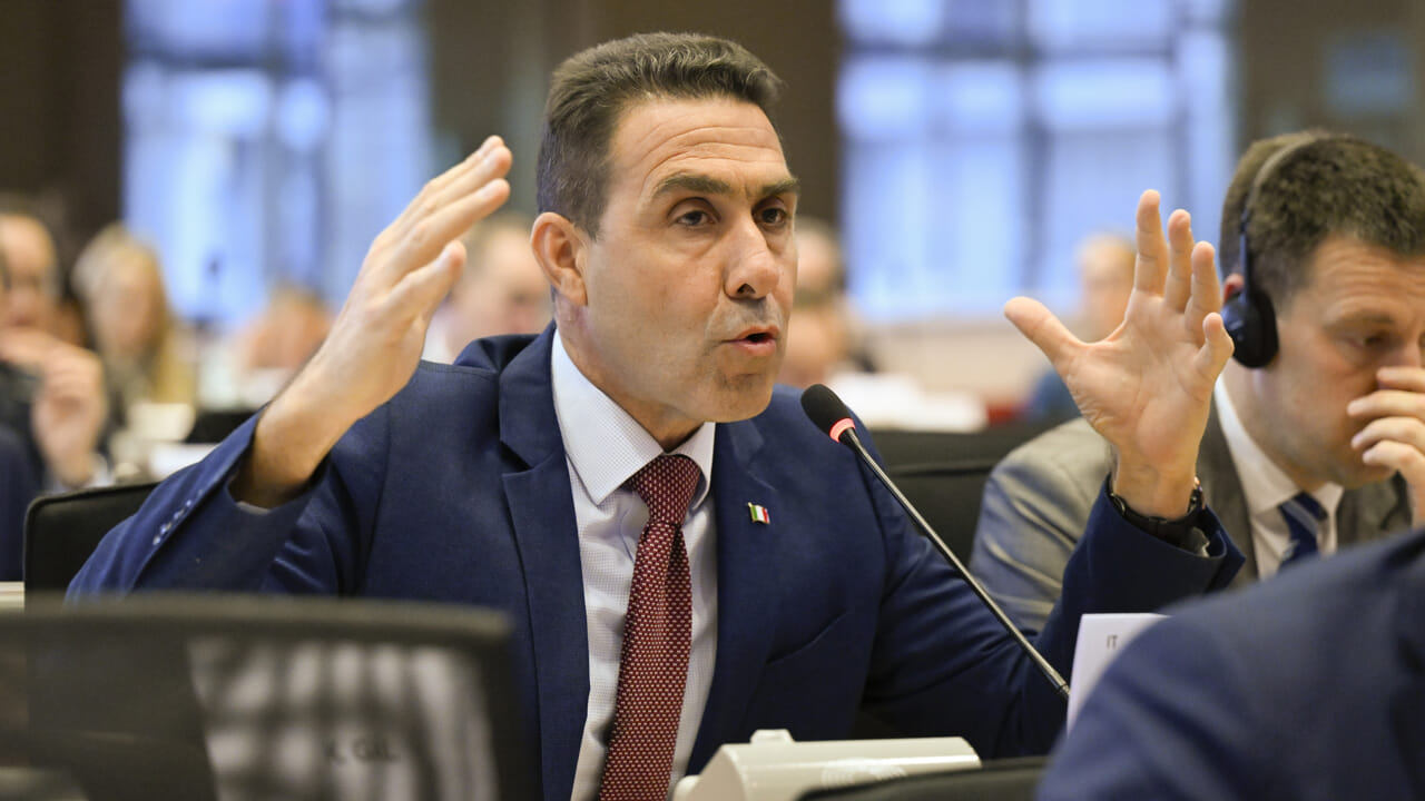 Vannacci Scrooge d'Europe : il a un "revenu parallèle" de 200 mille euros