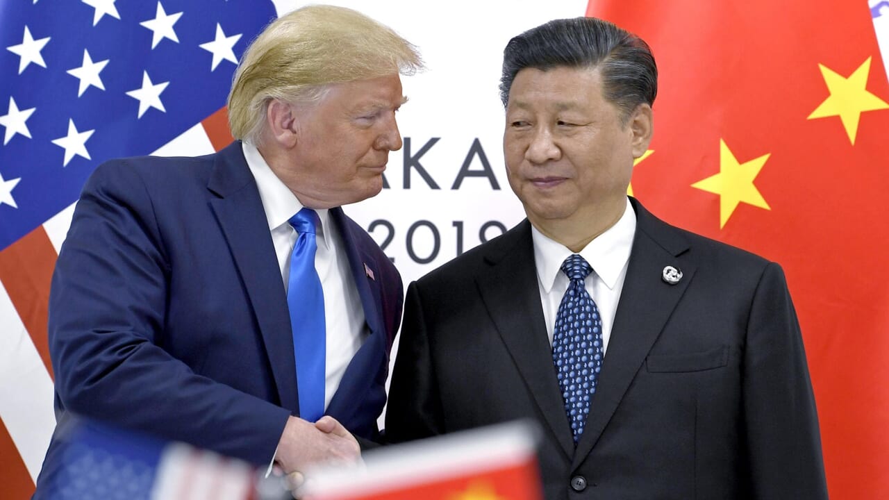 L'UE "tend la main" à la Chine et promet du "pragmatisme" avec les États-Unis de Trump