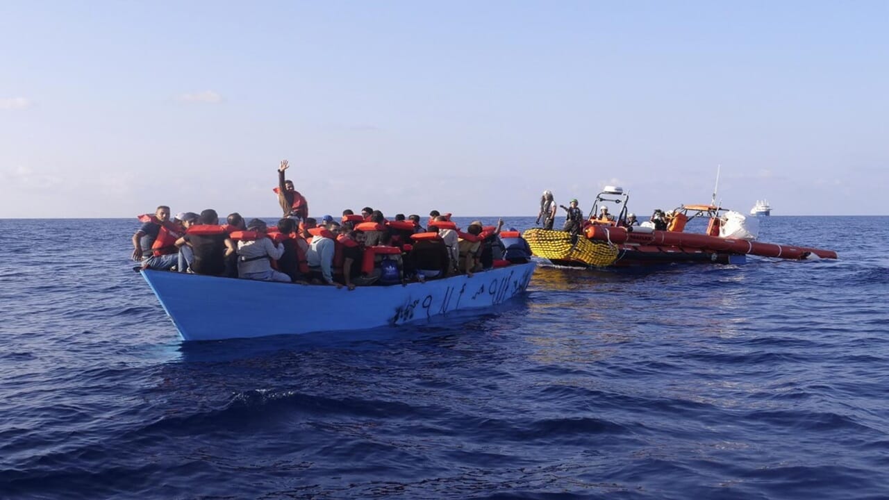 Argent uniquement si les droits de l'homme respectés: l'Europe passe en revue l'accord sur les migrants avec la Tunisie recherchée par l'Italie