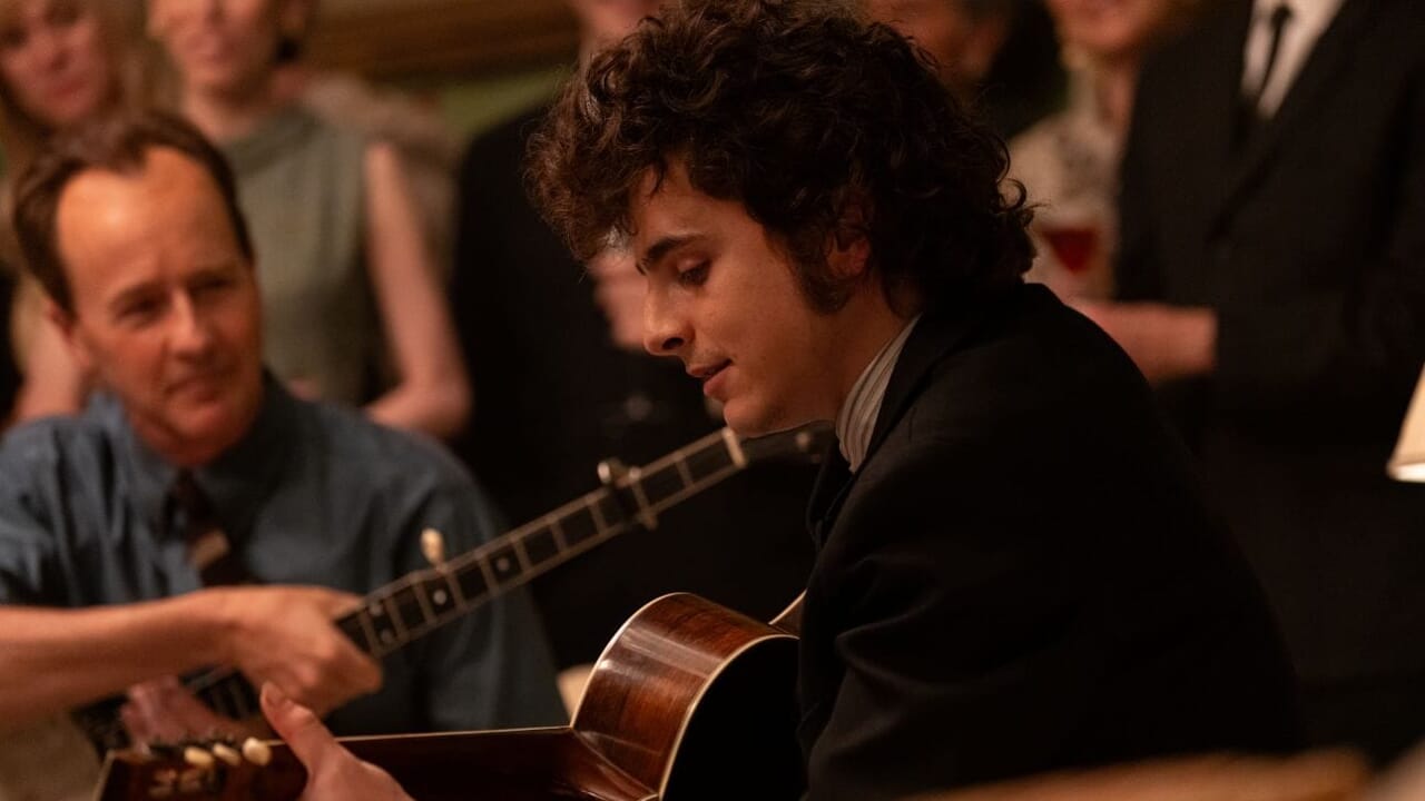 Chez Complete Unknown, Timothée Chalamet est un parfait jeune Bob Dylan