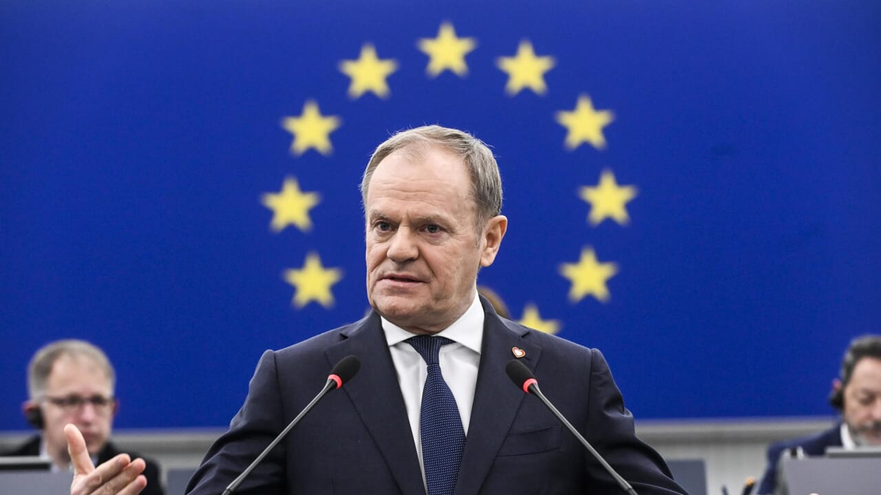 Tusk appelle l'Europe à "s'armer pour survivre"
