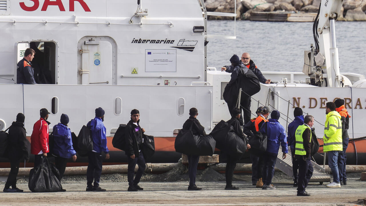 Alors Bruxelles "battait" le gouvernement de Meloni sur les migrants et le pacte avec l'Albanie