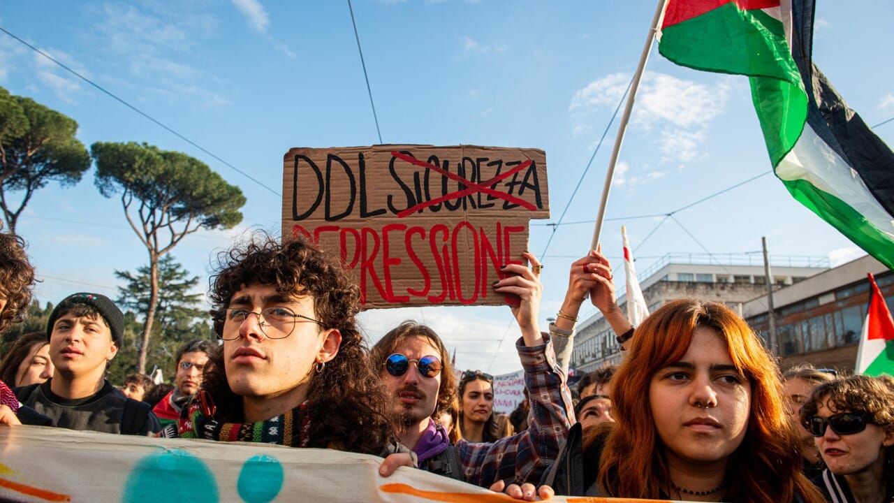 "Avec la sécurité DDL, l'Italie devient comme la Hongrie"