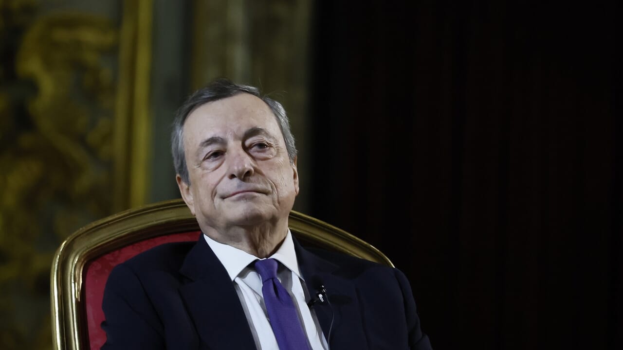 Draghi et les nouveaux 800 milliards de Bazooka: "Nous sommes seuls, faisons quelque chose. Dette commune et baisse des prix de l'énergie"
