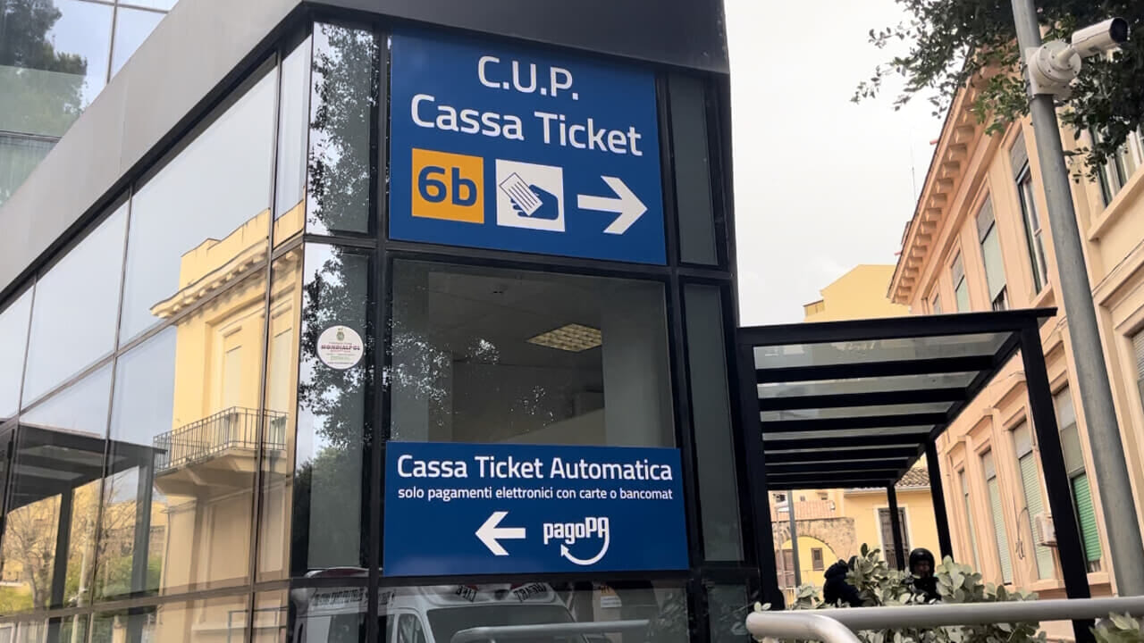 Listes d'attente infinies? Comment aller à la personne privée en ne payant que le billet