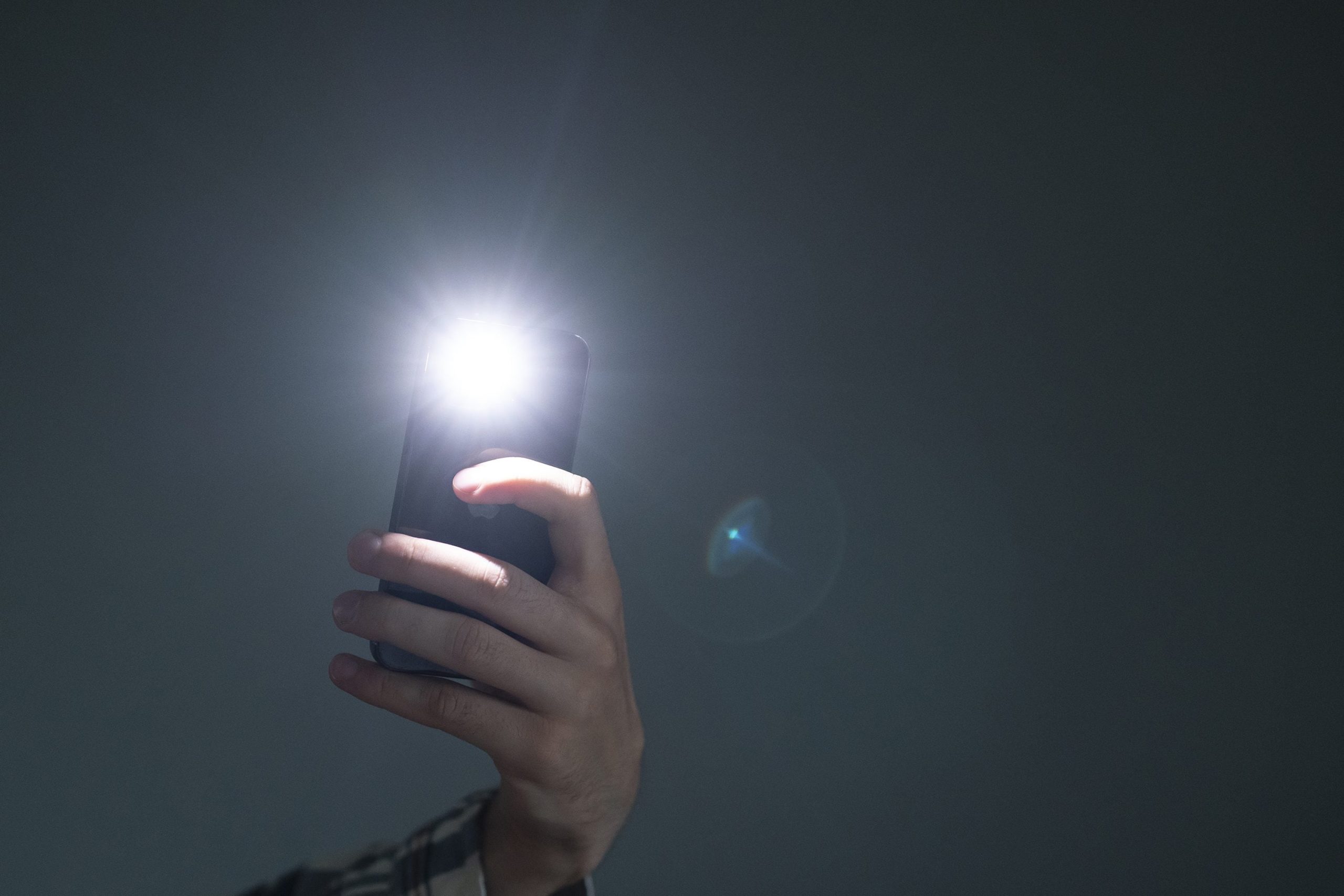 potenziare torcia led smartphone