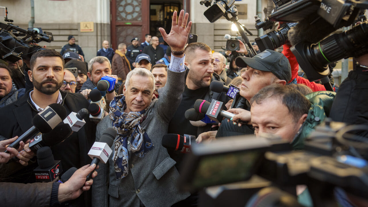 Le Filorusso Georgescu ne pourra pas postuler pour les élections présidentielles: les affrontements avec la police