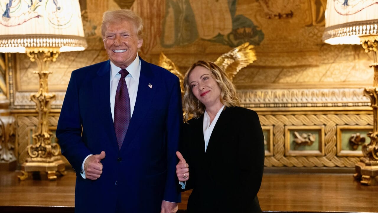 Alors Giorgia Meloni est tombée entre Donald Trump et les fils de Poutine