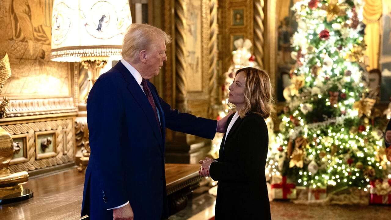 Alors que Trump renverse le monde, nos politiciens regardent le nombril