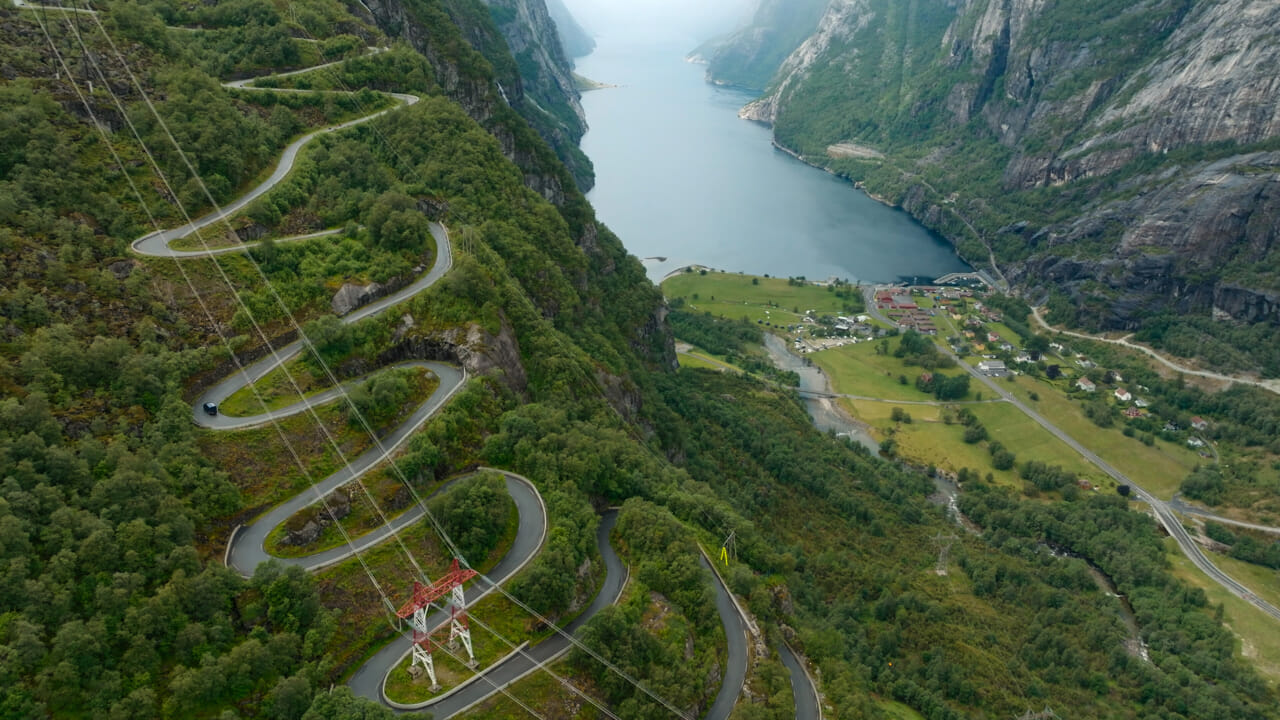 "Par moto à la maison": bande-annonce et date de sortie du voyage en Europe par Ewan McGregor et Charley Boorman