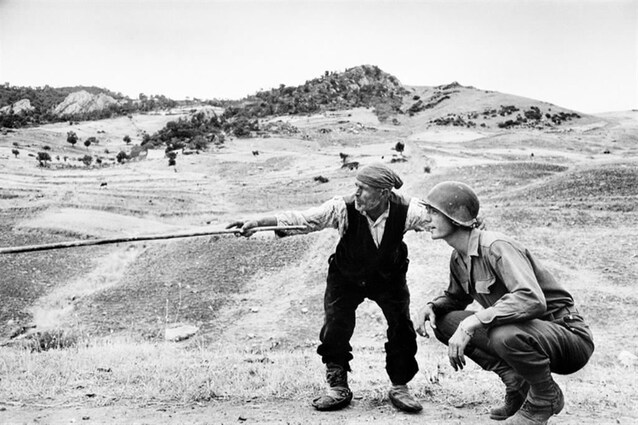 Paysan américain et soldat en Sicile
