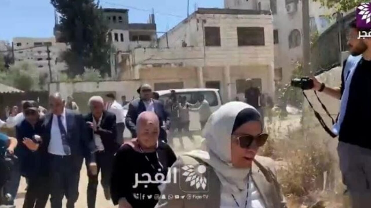 Diplôme à Jenin, les soldats israéliens tirent des plans d'avertissement: il y avait aussi le vice-deuxième italien