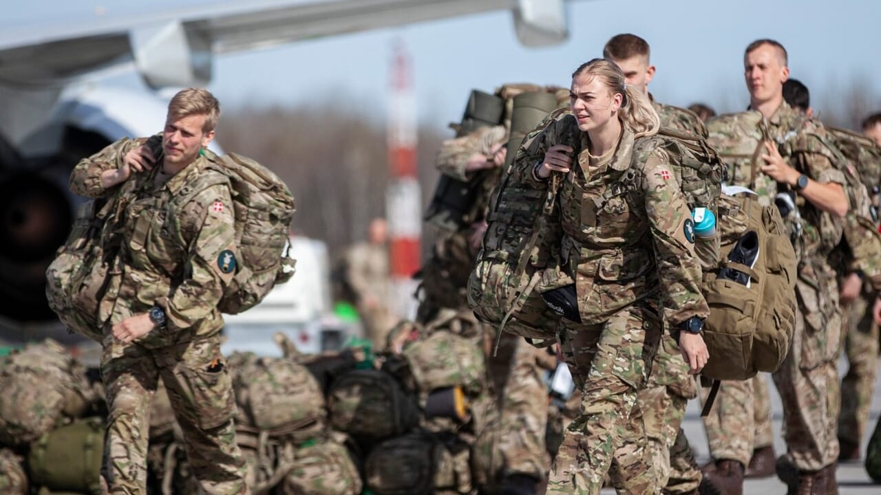 La Russie est effrayante: au Danemark Obligatory Military Service également pour les femmes
