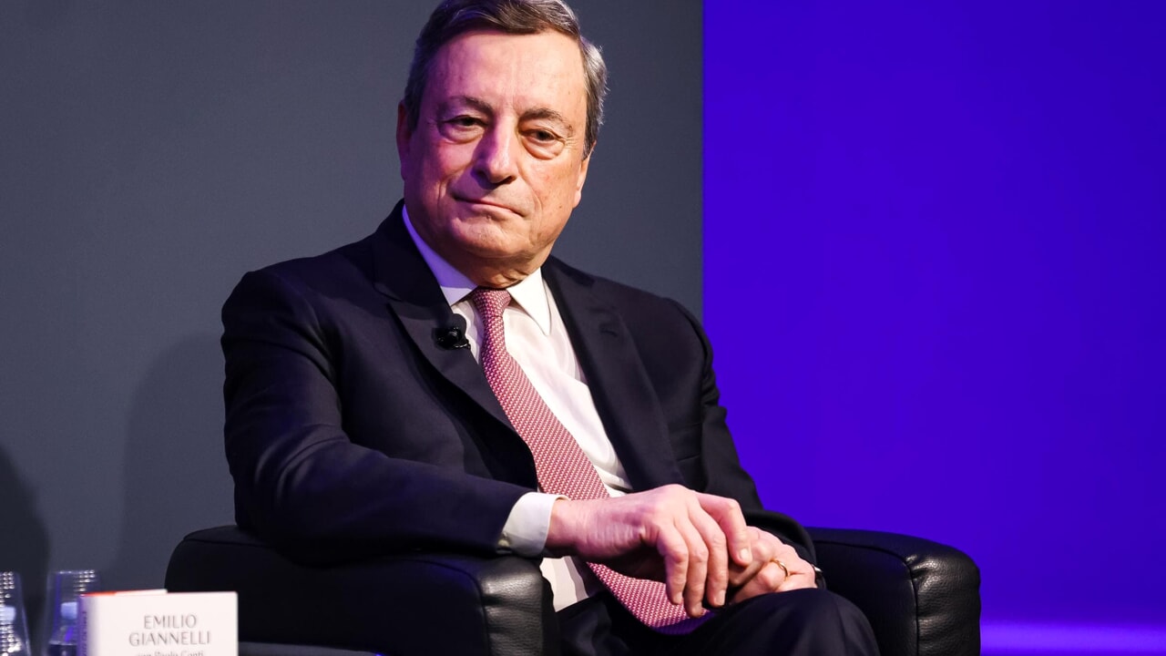 Le choc de Draghi et Mattarella à l'UE: "Nous devons agir, rester toujours n'est pas une option"