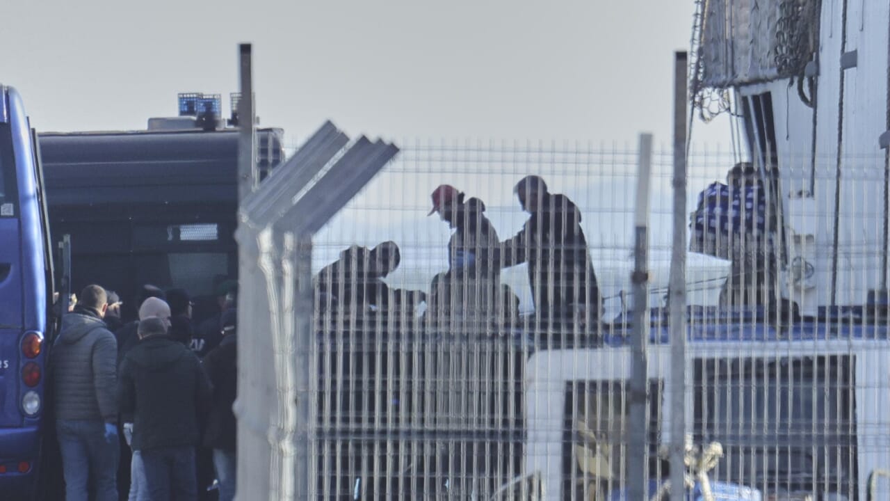 Nouveau coup aux centres d'Albanie: la cassation fait référence à l'affaire au tribunal de l'UE